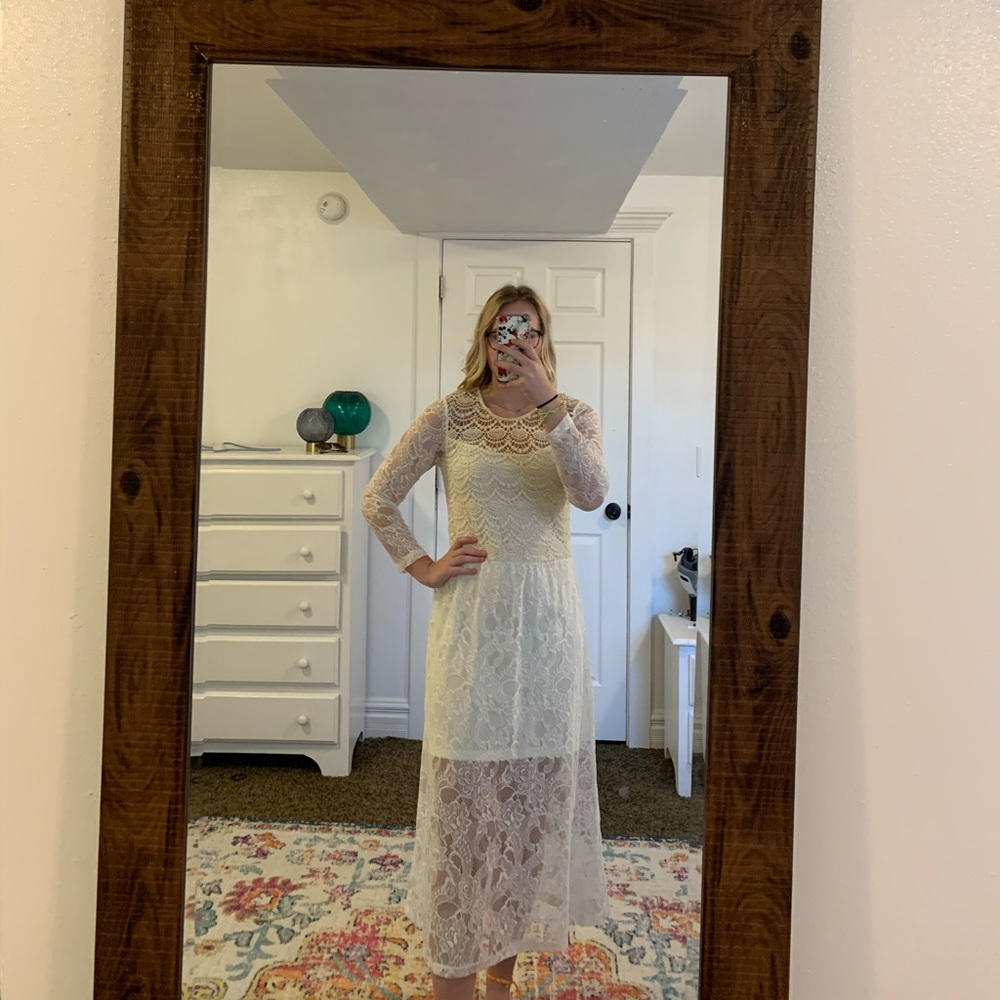 Cream lace detailed dress